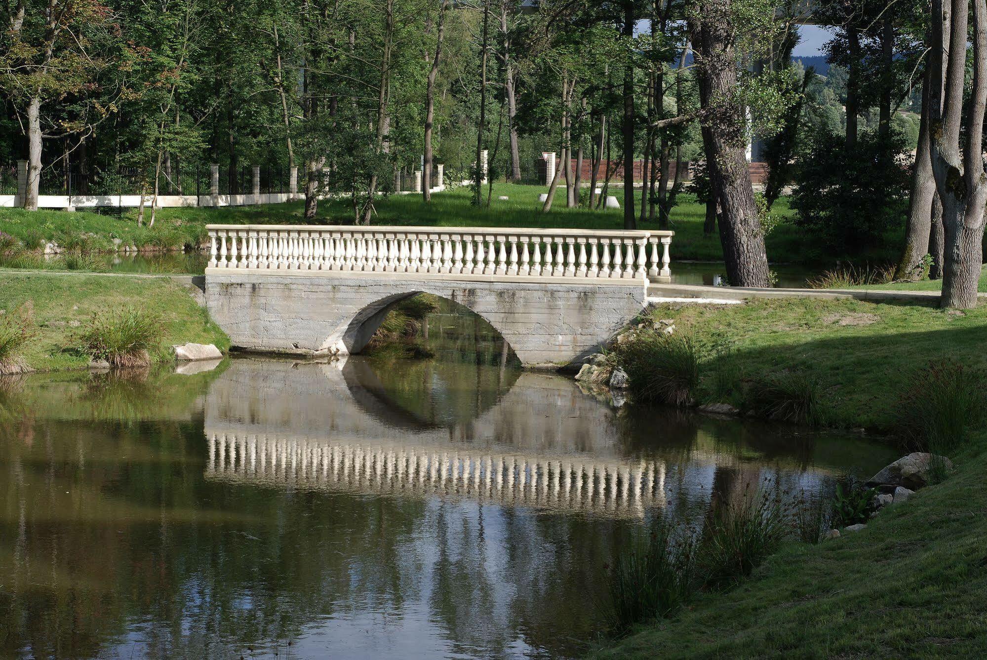 Zamek Kamenny Dvur 호텔 Mostov 외부 사진